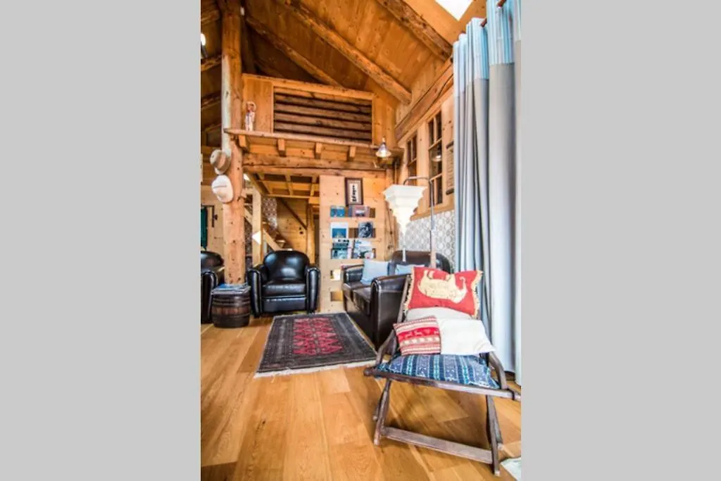 샬레 Les Clefs Beautiful, Atypical Loft In The Aravis 빌라